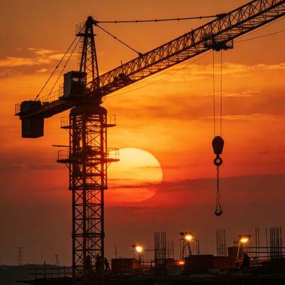 Ταχύτητα τρόλεϊ 0 έως 50m/min, ανυψωτική ικανότητα γερανού πύργου 10T και ταχύτητα αναρρίχησης 0.5m/min, σχεδιασμένο για μετακίνηση υλικών